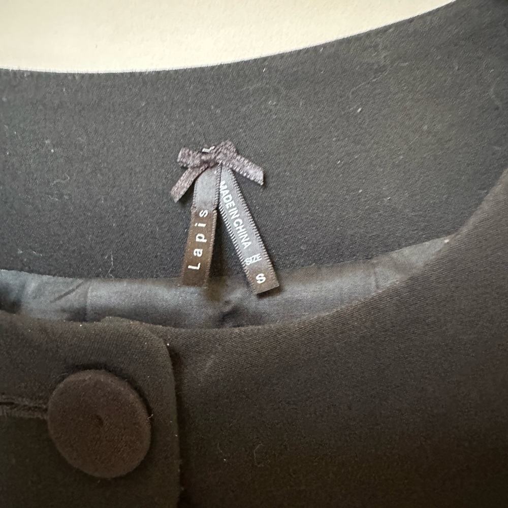 Black Crepe Swing Jacket with Bracelet Length Sleeve - Picture 4 of 4